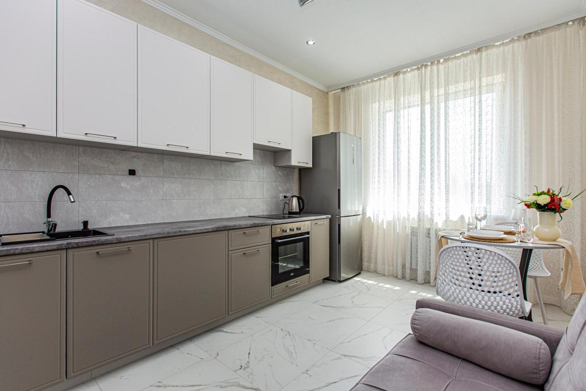 2 Room Apartment In The Center Almaty Extérieur photo